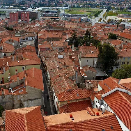 Old Court Palace Gasthof Koper