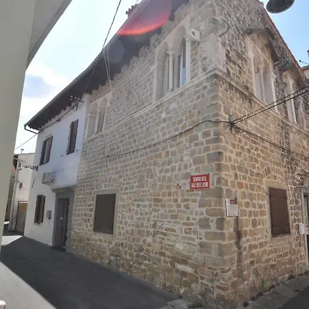 Old Court Palace Gostinjska kuća