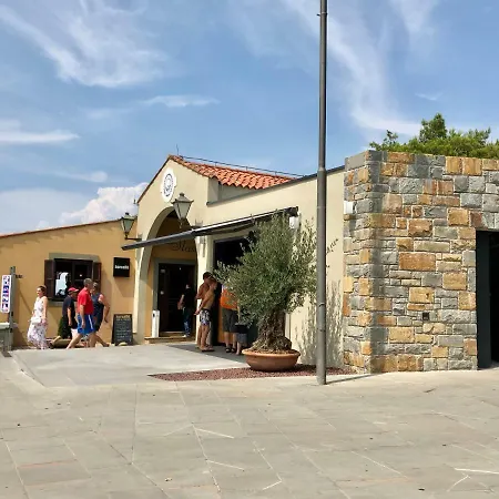 Old Court Palace 게스트하우스 코페르