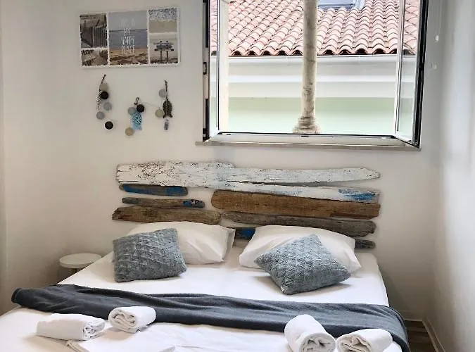 Old Court Palace 招待所 *