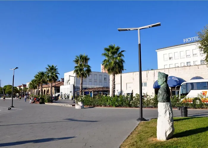 招待所 Old Court Palace