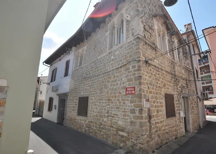 Old Court Palace 招待所