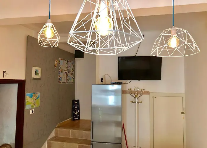 招待所 Old Court Palace 科佩尔